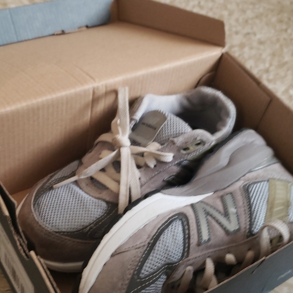 New balance kid shoes - Picture 3 of 3